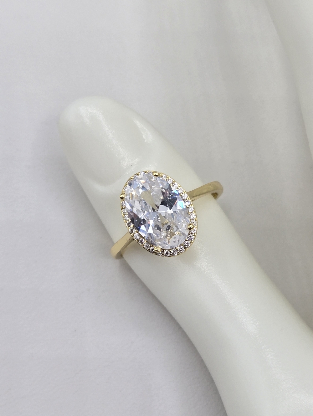 Swarovski Crystal Elements Gold Solitaire Ring Oval Halo Clear Size 9 Bridal